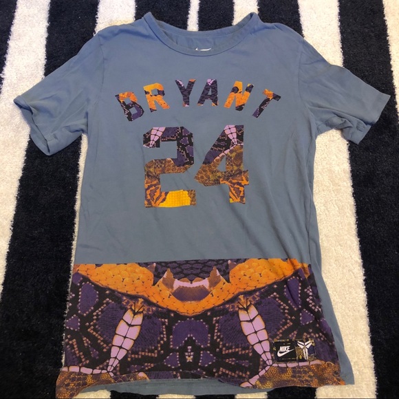 Nike x Kobe Bryant Black Mamba Jersey Tee - Picture 3 of 7
